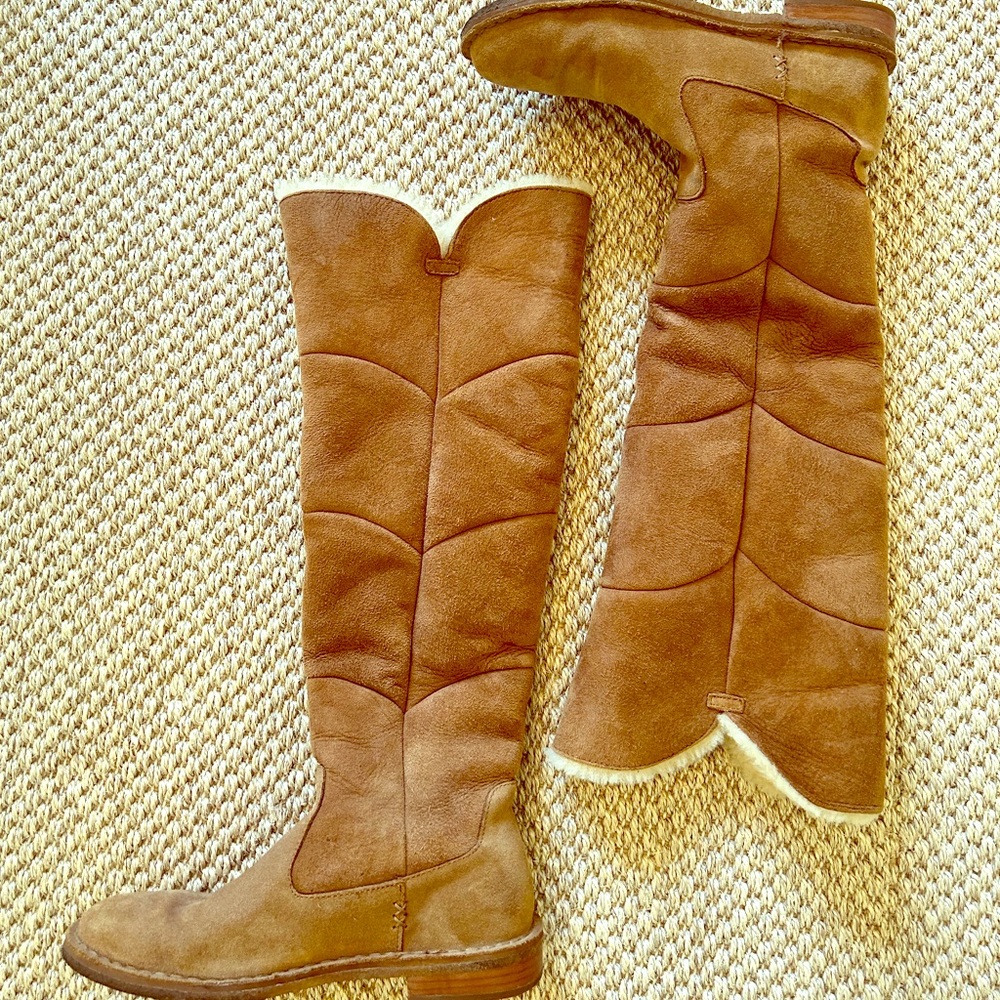 Ugg Sibley Boot in Chesnut size 7.5